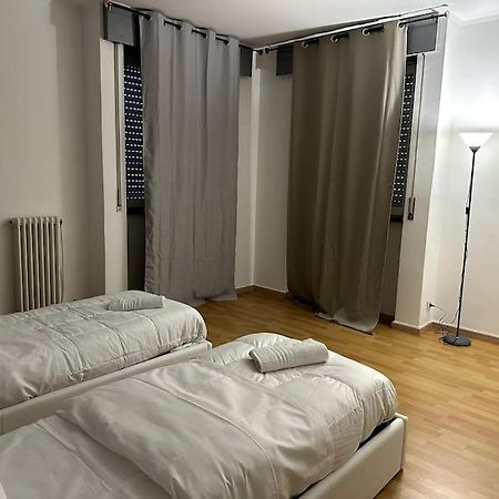 Leone D'Oro - Full Apartment Местре Экстерьер фото