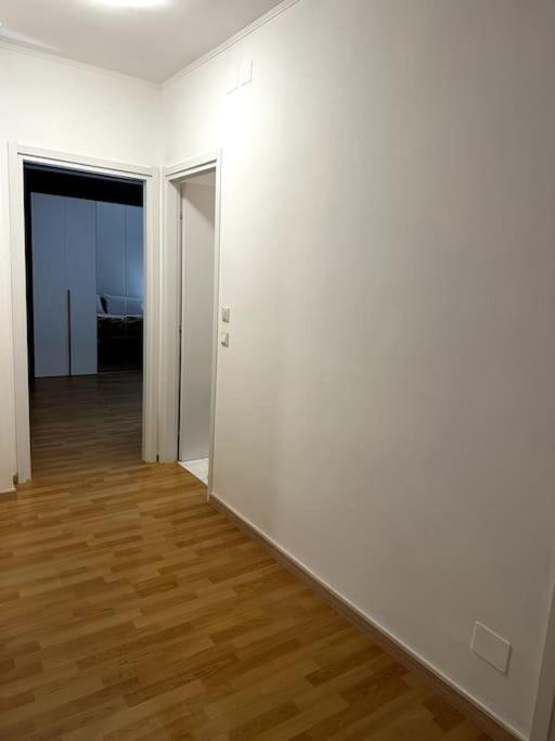 Leone D'Oro - Full Apartment Местре Экстерьер фото