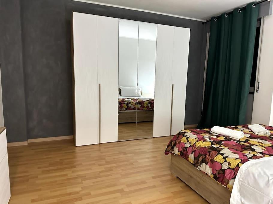 Leone D'Oro - Full Apartment Местре Экстерьер фото